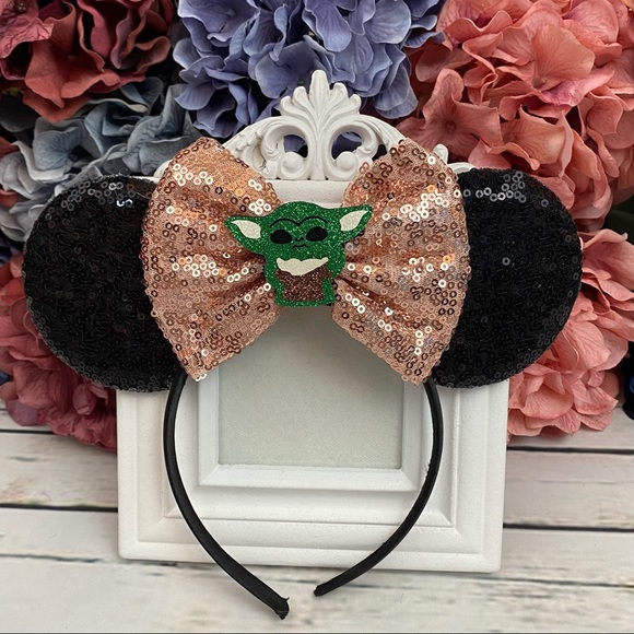 Minnie Mouse Star Wars Yoda Sequin Headband & Bow - Picture 2 of 12